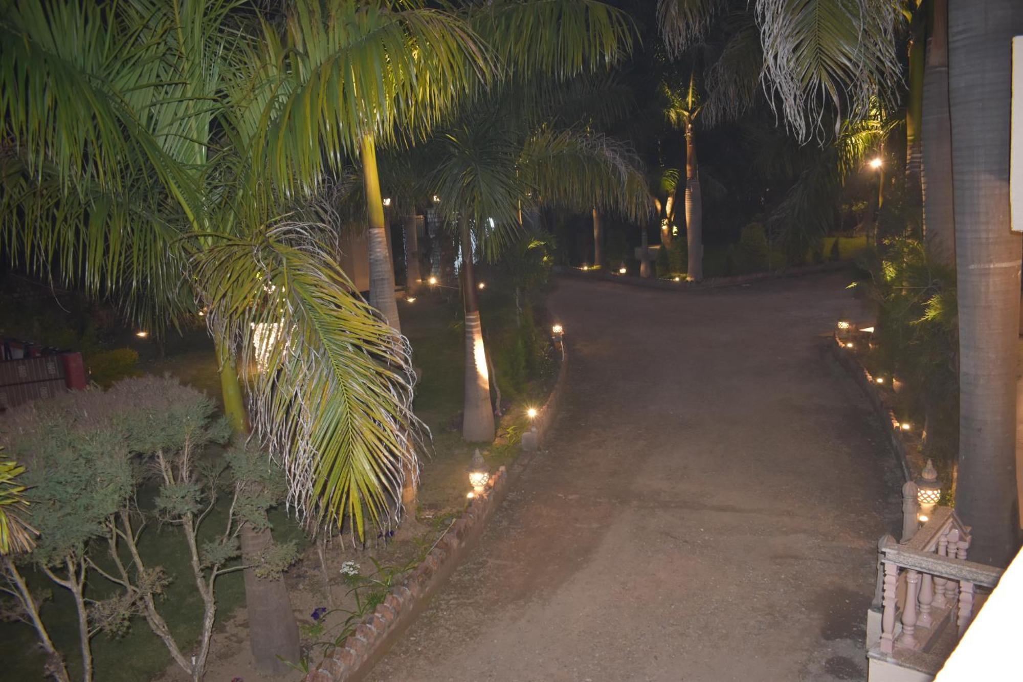3Acres Resorts デヘラードゥーン エクステリア 写真