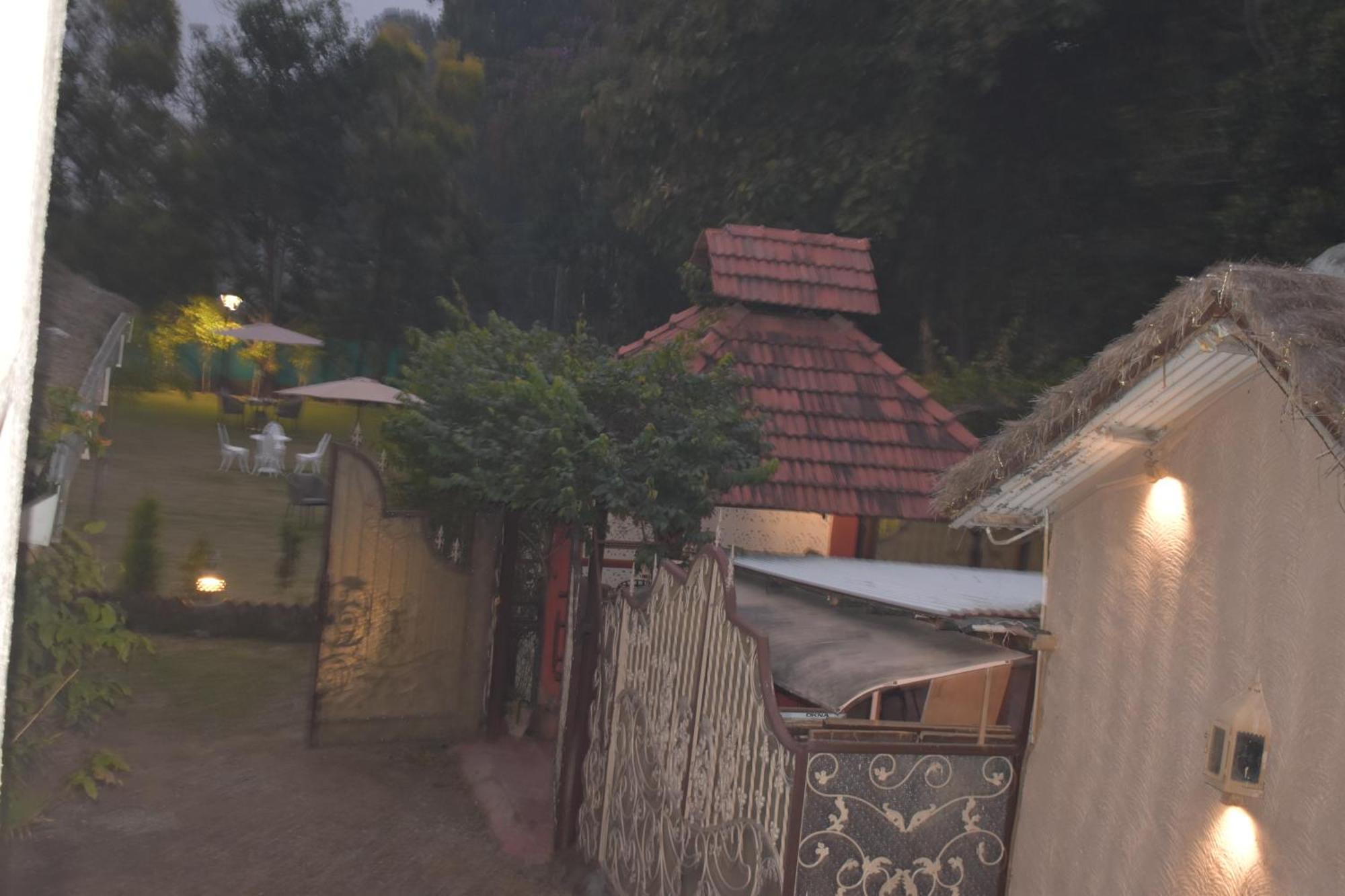 3Acres Resorts デヘラードゥーン エクステリア 写真